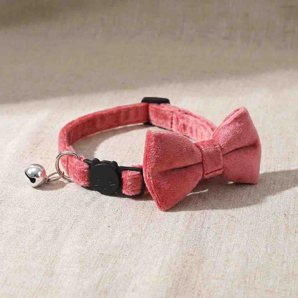 Nœud papillon anti-étranglement en velours pour chat